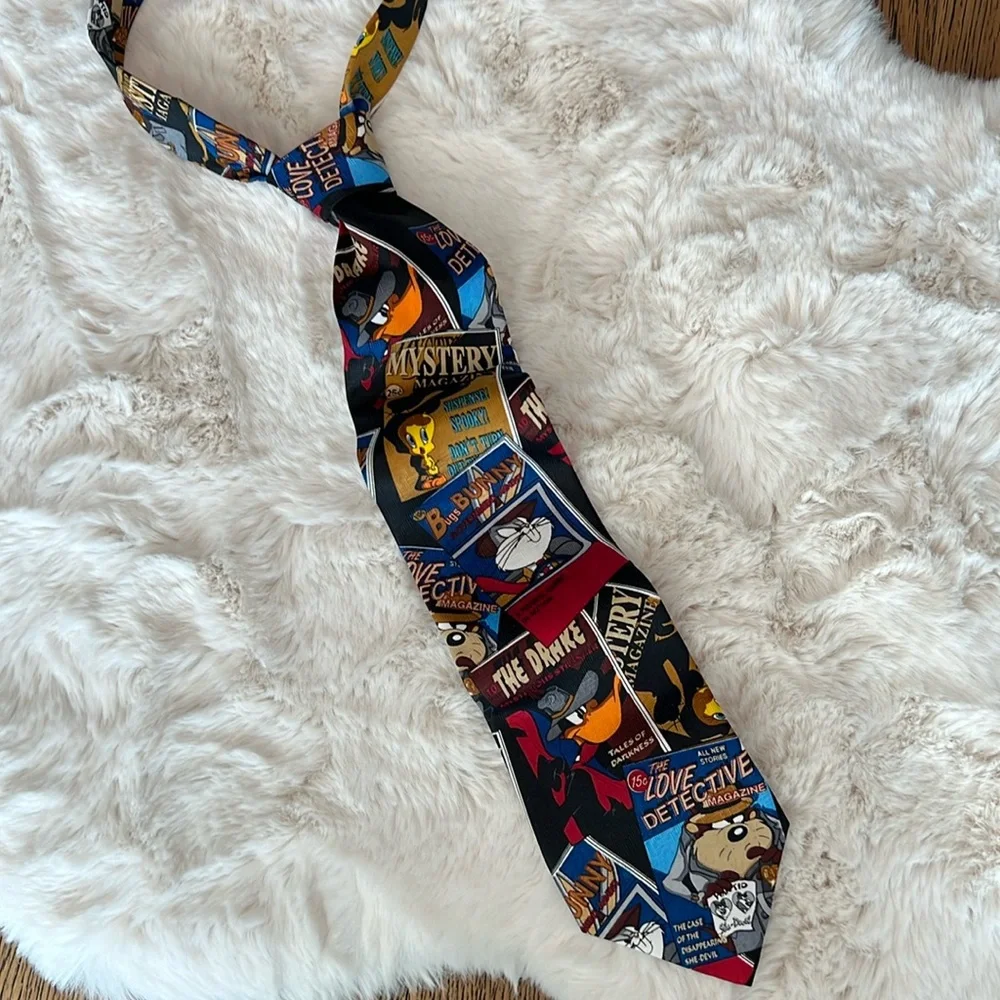Vintage LOONEY TUNES 1997 Detective Mystery Themed Bugs Bunny Cartoon Tie